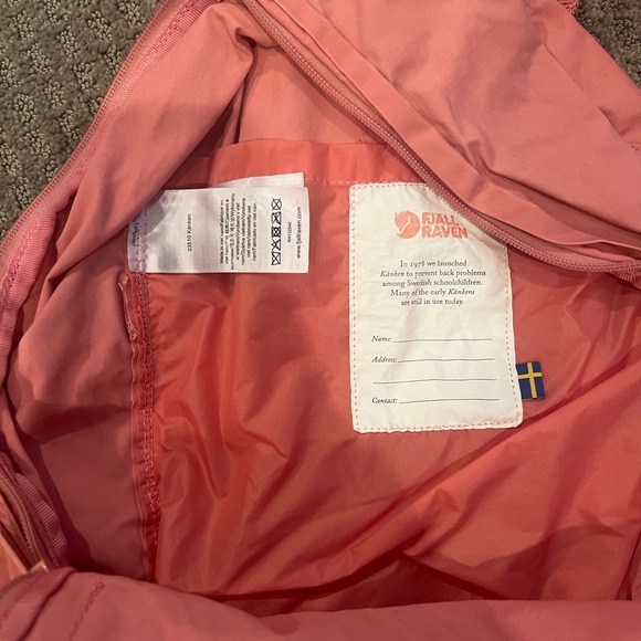 Fjallraven Kanken Pink Backpack - Picture 3 of 3